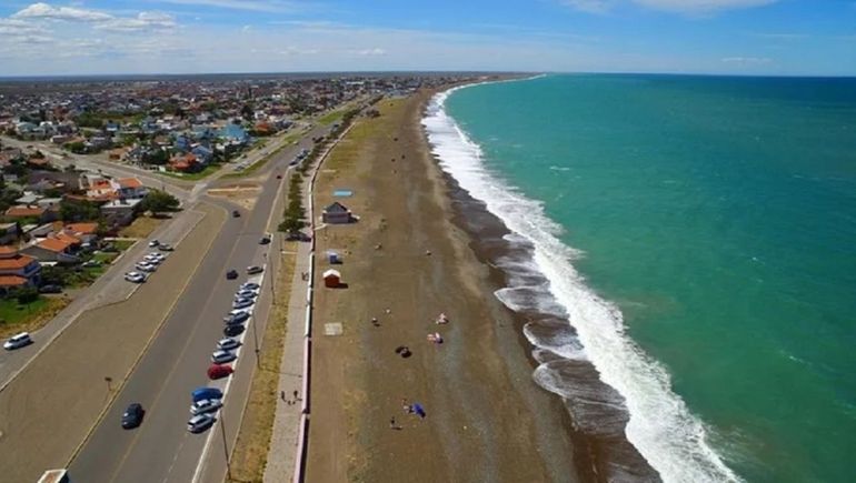 El reordenamiento en Playa Unión divide la costa en sectores diferenciados para bañistas y para quienes hacen deportes náuticos. El reordenamiento en Playa Unión divide la costa en sectores diferenciados para bañistas y para quienes hacen deportes náuticos. 