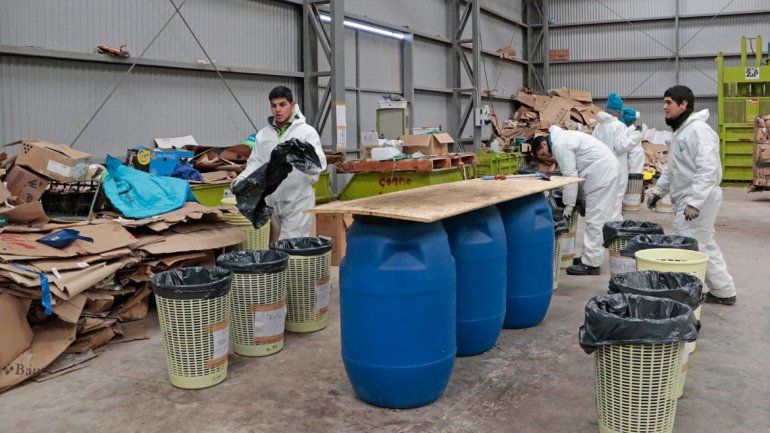 Analizan la basura que llega al CAN