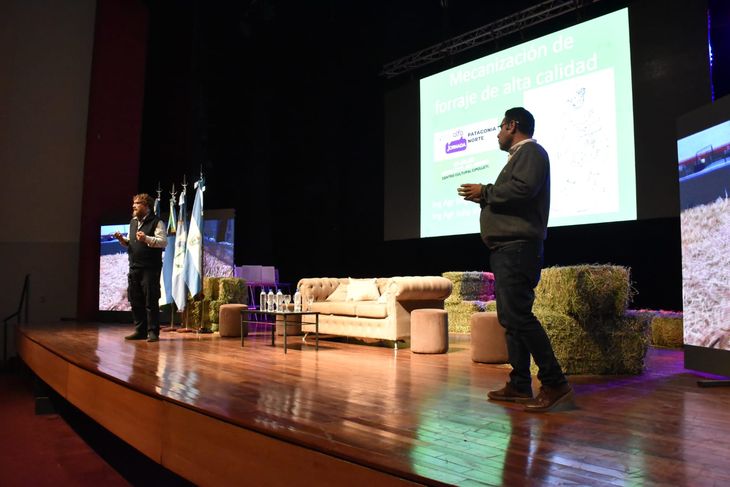 Especialista en producción estuvieron presentes en esta interesante muestra del campo. Foto: Fabricio González. Especialista en producción estuvieron presentes en esta interesante muestra del campo. Foto: Fabricio González.