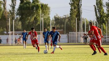Independiente de Neuquén se impuso por 1 a 0 ante La Amistad en la ida de los octavos del Regional Amateur. Fotos: Omar Novoa. Independiente de Neuquén se impuso por 1 a 0 ante La Amistad en la ida de los octavos del Regional Amateur. Fotos: Omar Novoa.