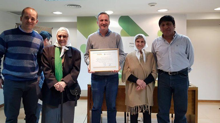 Las Madres de Plaza de Mayo recibieron la distinción vecina ilustre