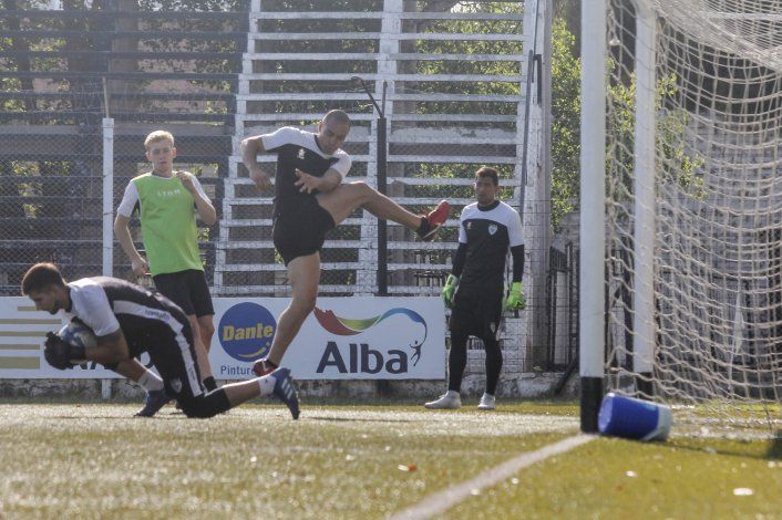 Crespo no llega: Alan es un buen arquero y va a estar a la altura