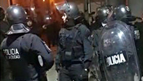 El herido, de 22 años, está grave. La nena se encuentra fuera de peligro.
