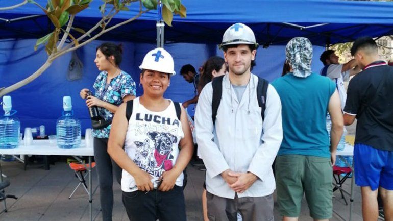 J&oacute;venes neuquinos solidarizados con el pueblo chileno