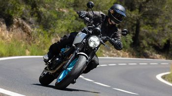 Royal Enfrield Guerrilla 450, una de las motos elegidas por la Inteligencia Artificial. Royal Enfrield Guerrilla 450, una de las motos elegidas por la Inteligencia Artificial.