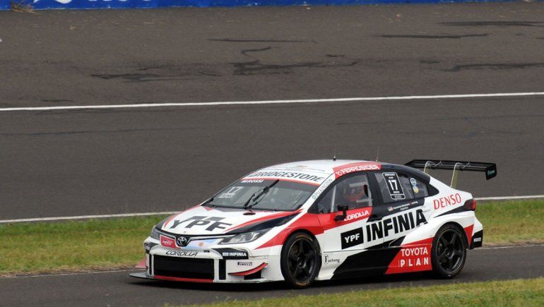 Matías Rossi logró una nueva victoria en el Súper TC2000 y Urcera terminó segundo.