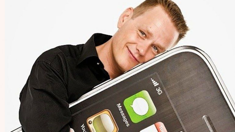 Ofrecen u$s 100 mil para el que deje el celu un año