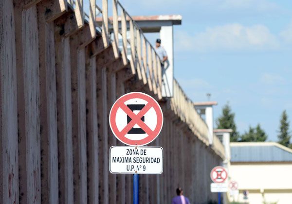Procesaron a 18 penitenciarios por tormentos a un interno que murió