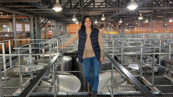 María Belén Miguel, enóloga formada en la Patagonia.
