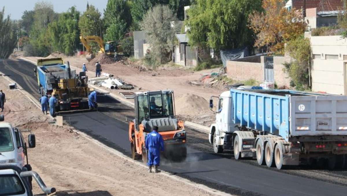 El asfalto de la calle Cosentino estará listo en 90 días