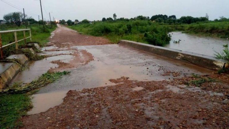 Se ahogaron al caer con el auto al arroyo