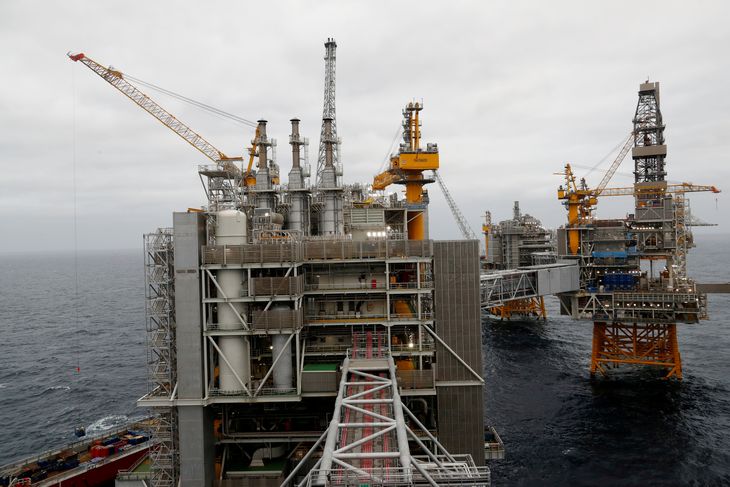 FOTO DE ARCHIVO: Las plataformas del campo petrolífero Johan Sverdrup de Equinor en el Mar del Norte, Noruega, 3 de diciembre de 2019. REUTERS/Ints Kalnins