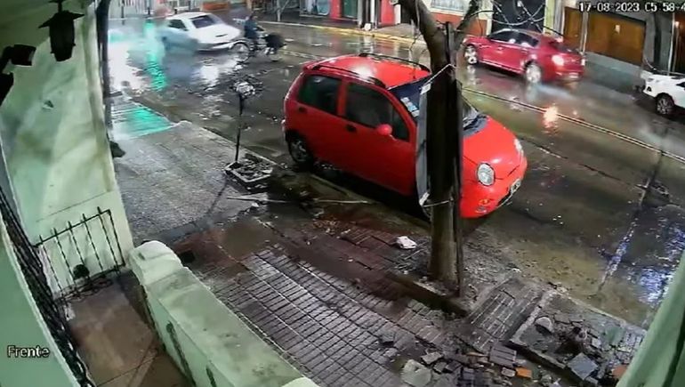 El video muestra el momento exacto del choque El video muestra el momento exacto del choque