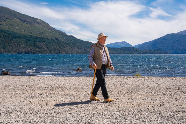 Domingo disfruta la belleza y el refugio que le brinda San Martín de los Andes. Domingo disfruta la belleza y el refugio que le brinda San Martín de los Andes.
