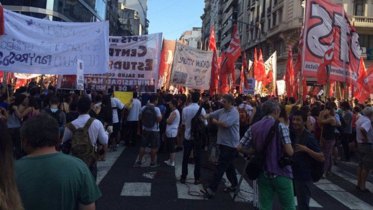 Tolosa Paz recibió a piqueteros y evitó protestas para fin de año
