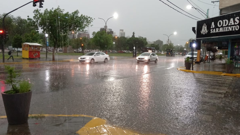 Alerta por tormentas con granizo y fuertes vientos en Neuquén: a qué zonas afectará