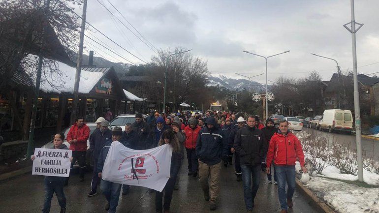 Marcharon en homenaje al operario del EPEN que murió en el trágico accidente de Siete Lagos