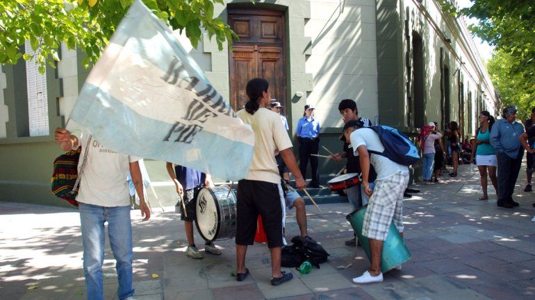 Barrios de Pie pidió aumentar los subsidios para desocupados