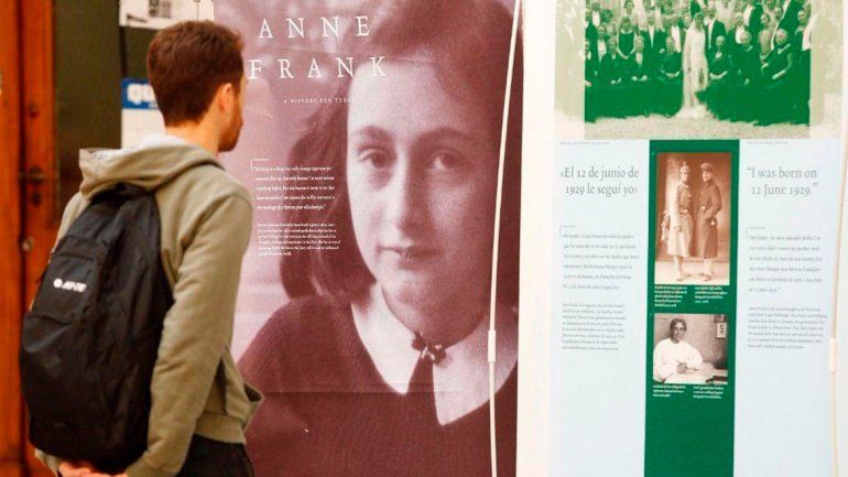 Abrió la muestra sobre la historia de Ana Frank