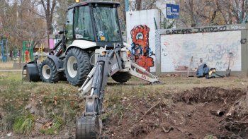 clausuraron un cano del epas que contaminaba el arroyo duran