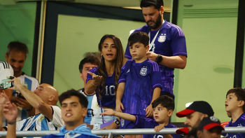 mateo le revoleo un chupetin a la barra de australia: la reaccion de antonela mateo le revoleo un chupetin a la barra de australia: la reaccion de antonela