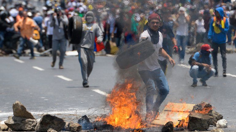 Un militar de Maduro pidió elecciones para evitar más violencia.