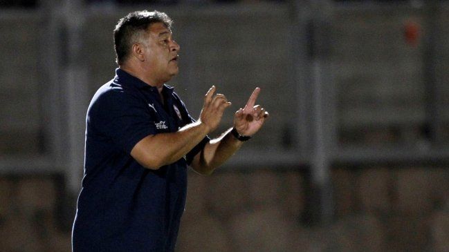 Borghi, cuando dirigió a la selección chilena.