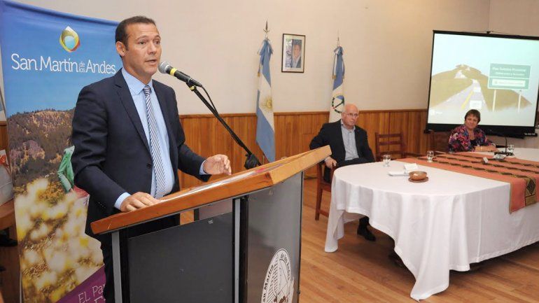 El gobernador Omar Gutiérrez