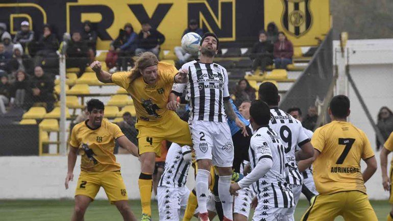 Sigue el debate: ¿Madryn favorecido por los arbitrajes?