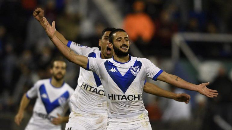 Veléz le dio un duro golpe a la Lepra en el arranque de la Superliga