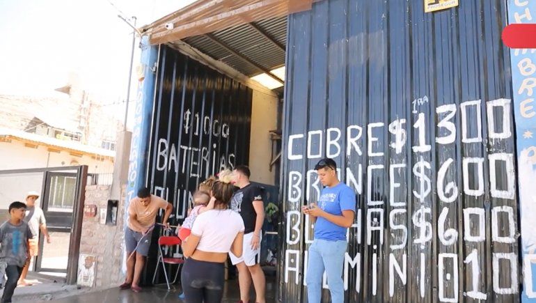 No pueden pagar la luz y regalaron 1.500 kilos de helado