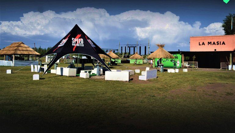 Fernández Oro, el paraíso de las fiestas electrónicas