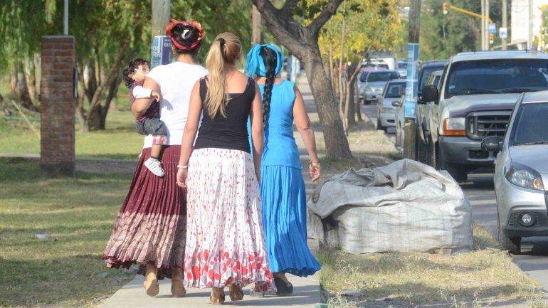 Gitanas le tiraron un spray, se desvaneció y le robaron