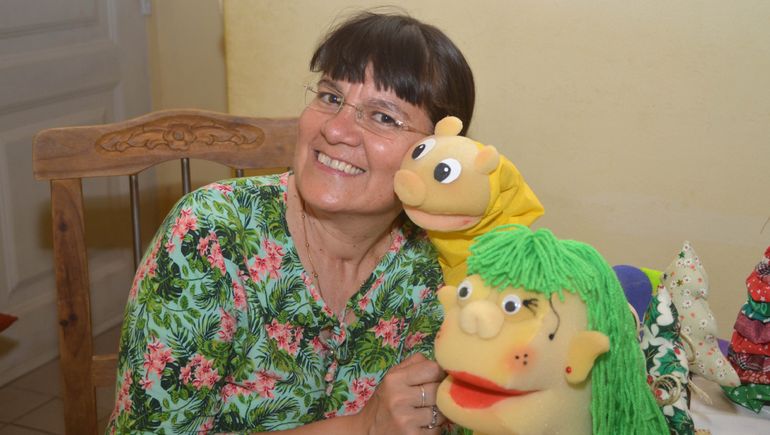 Los títeres le salvaron su vida y hoy son una salida laboral