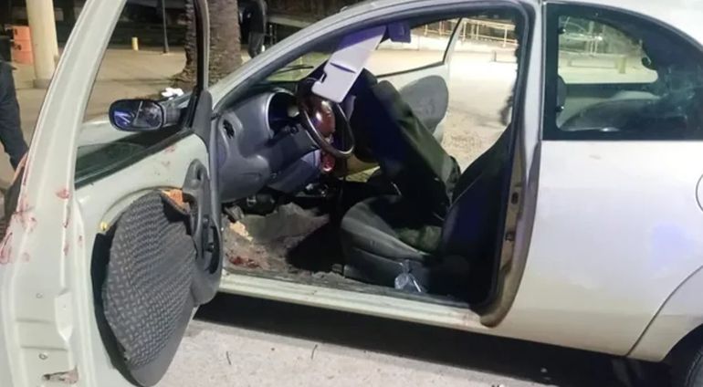 El Ford Ka en el que un hombre de Trelew apuñaló a su amigo. El Ford Ka en el que un hombre de Trelew apuñaló a su amigo.