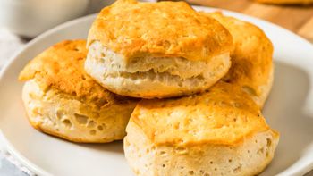 Pan sin harina en pocos minutos: cómo hacer esta receta saludable con solo 3 ingredientes Pan sin harina en pocos minutos: cómo hacer esta receta saludable con solo 3 ingredientes