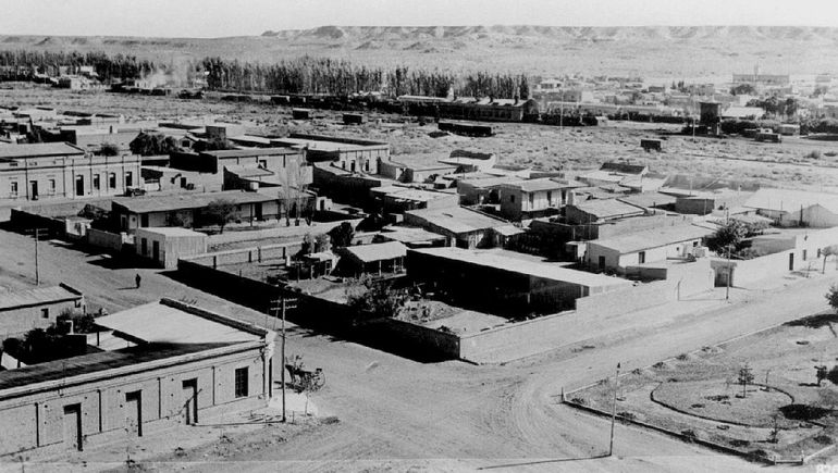 ¿Cómo fue el crecimiento de la ciudad de Neuquén de 1884 a 1955?
