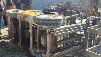 Una verdadera tragedia ocurrió en la localidad de Berisso cuando un montacargas aplastó a un operario. Foto: Infobae Una verdadera tragedia ocurrió en la localidad de Berisso cuando un montacargas aplastó a un operario. Foto: Infobae