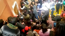 avalancha humana en bolivia: cuatro muertos y mas de 60 heridos