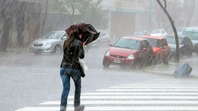 El SMN emitió una serie de alertas por tormentas y viento