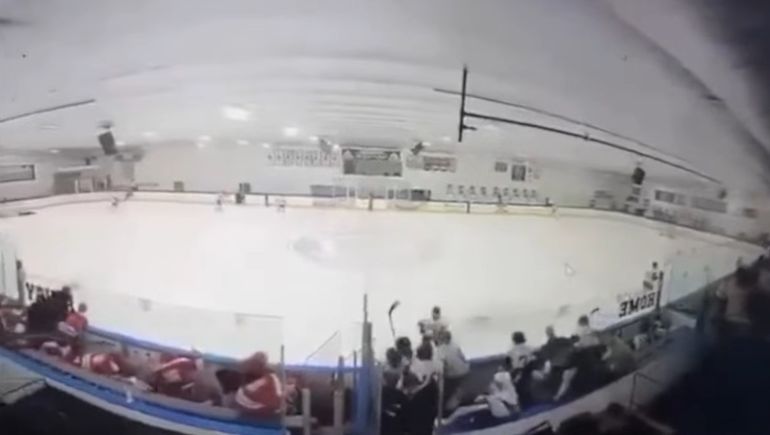 El tiroteo ocurrió en un partido de hockey escolar en Rhode Island