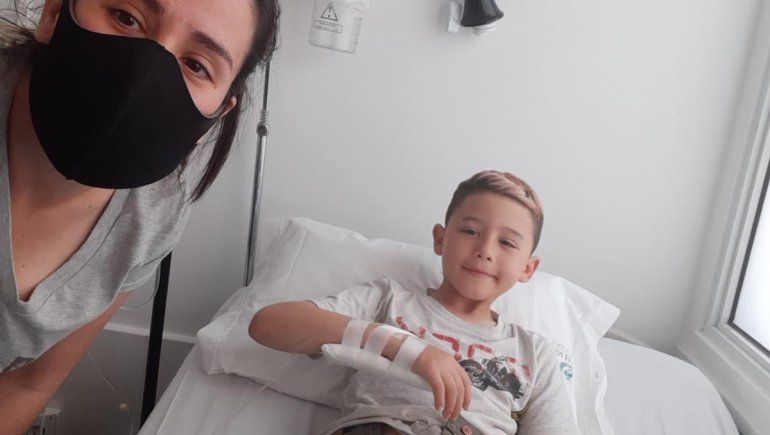 Tras 20 horas varada en la ruta, logró internar a su hijo en Neuquén