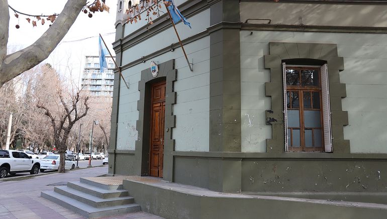 Tenía licencia psiquiátrica en el Estado neuquino, pero trabajaba en el privado: lo echaron