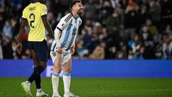 Lionel Messi podría estar cuatro meses sin jugar. Lionel Messi podría estar cuatro meses sin jugar.