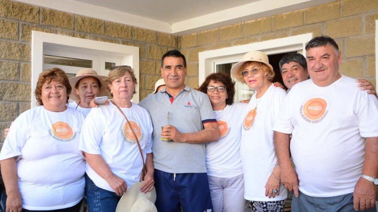 Rioseco llevó su campaña a las playas de Las Grutas