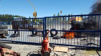 petroleros reclaman que fueron despedidos sin indemnizacion petroleros reclaman que fueron despedidos sin indemnizacion