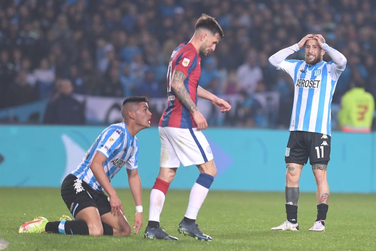 Video: Azzaro se quejó de la falta de aliento en Racing  y hay gastadas