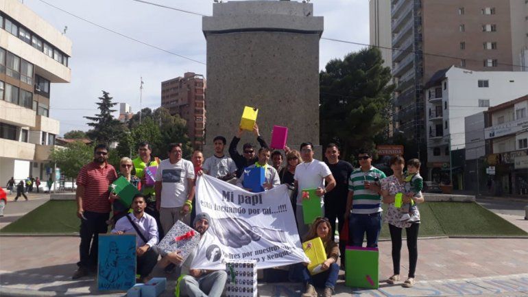 Denuncian que hay en el Alto Valle al menos unos 700 papás que no pueden ver a sus hijos