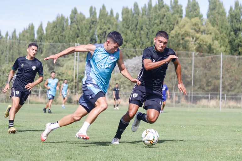 Habrá choque de alto vuelo para Deportivo Rincón y Cipolletti en el comienzo del Federal A