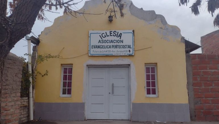 La Iglesia Evangélica Pentecostal ubicada en Suipacha 156 del barrio Del Trabajo sufrió el robo de instrumentos musicales. 